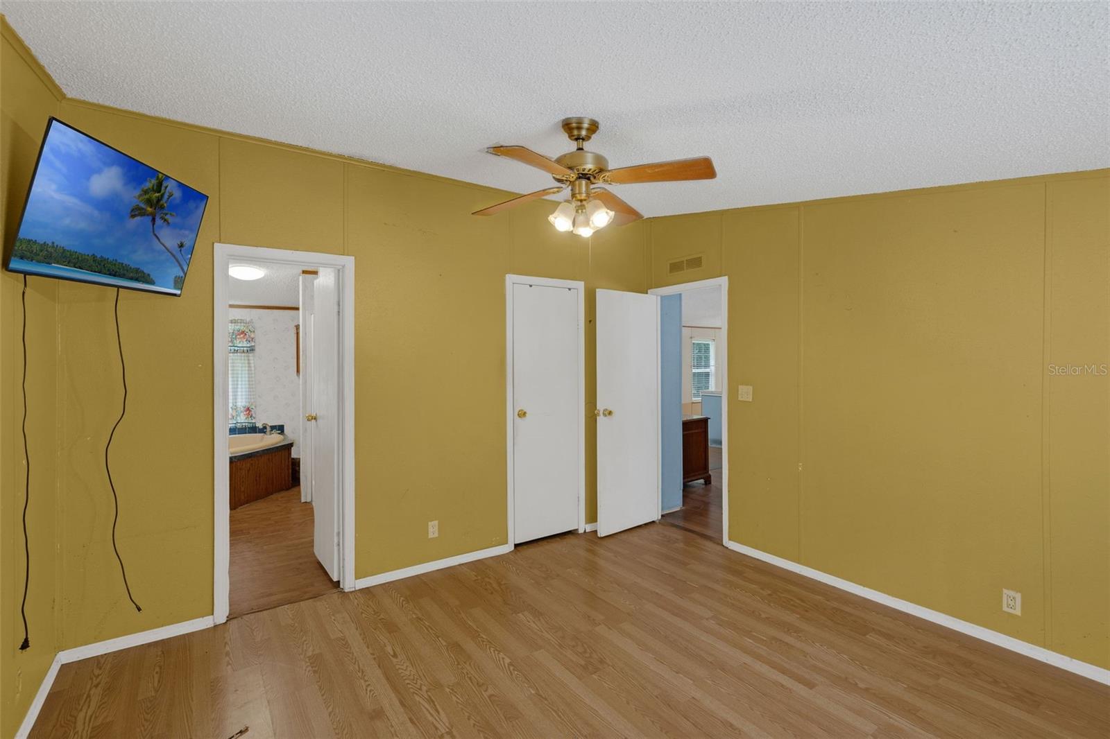 Image 23 of 49 For 2835 Forestland Drive