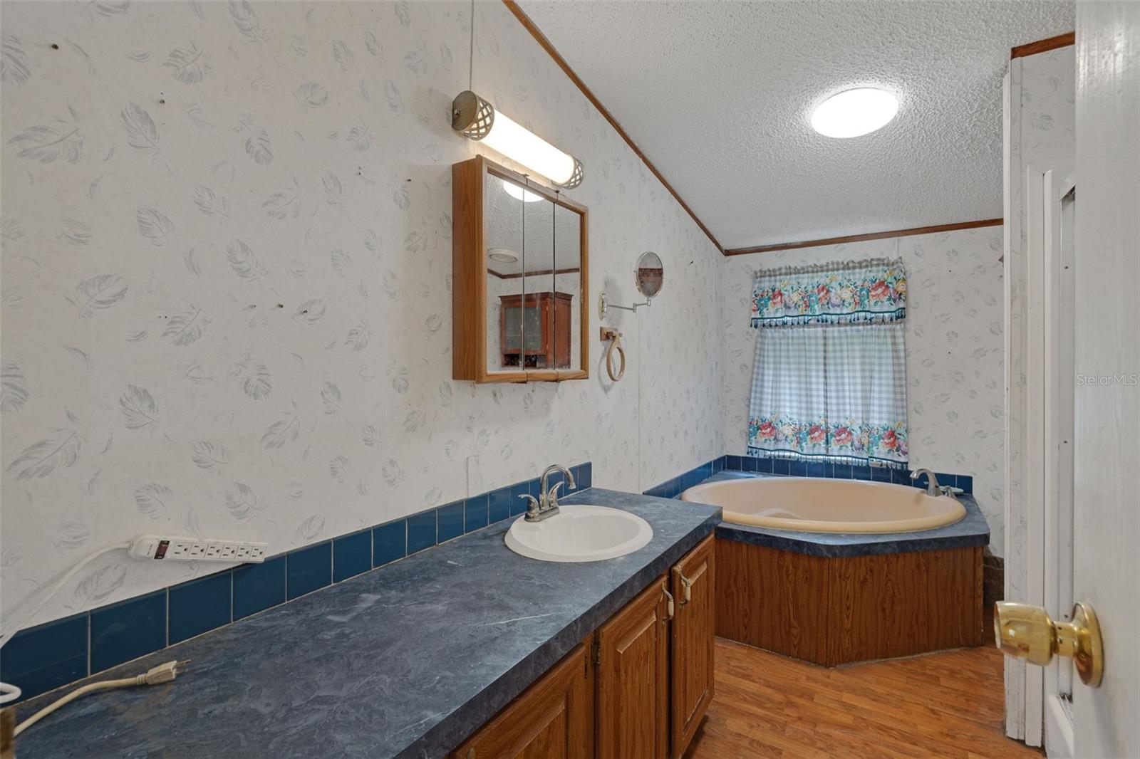 Image 24 of 49 For 2835 Forestland Drive