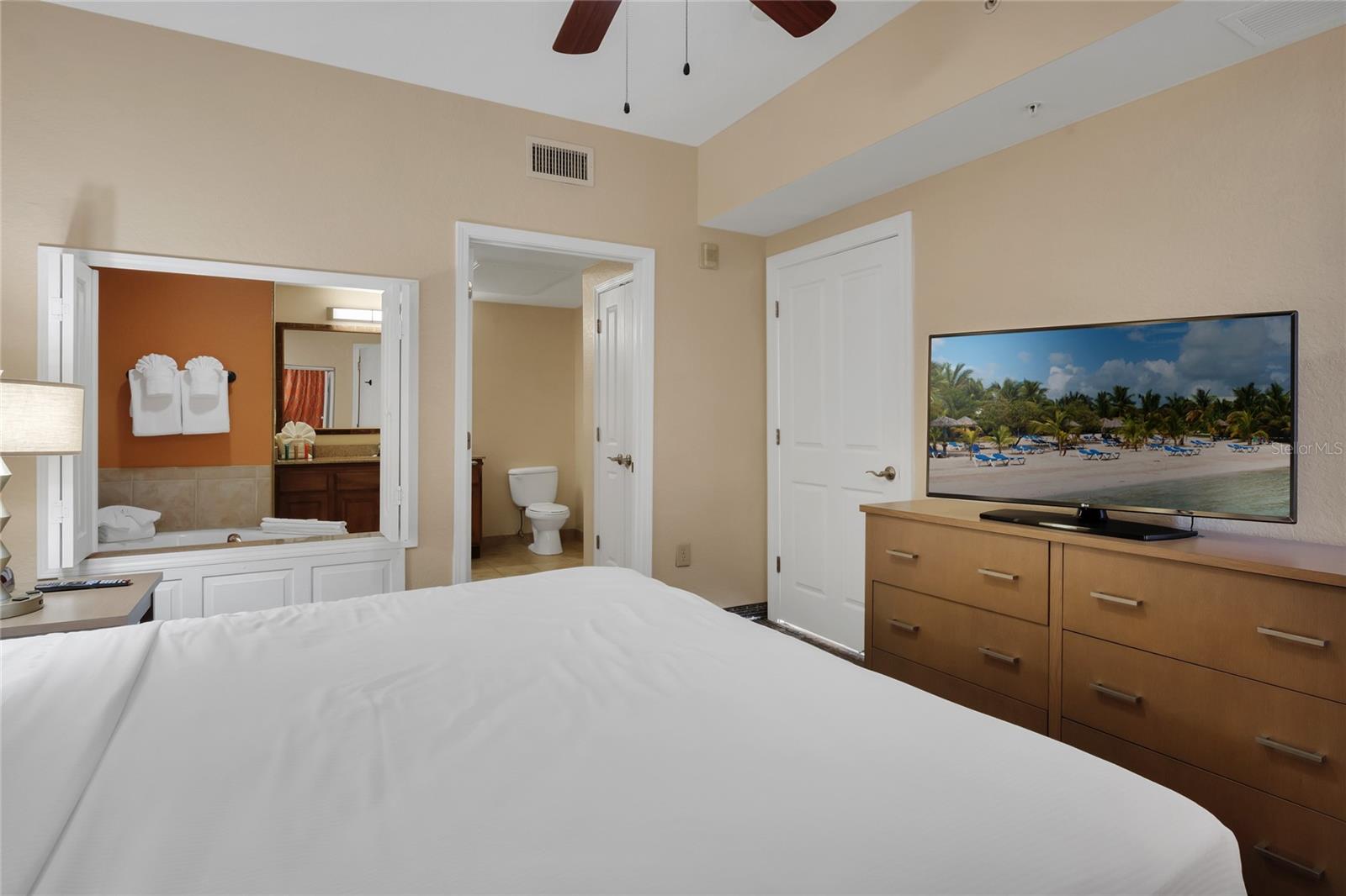 Image 13 of 29 For 12556 Floridays Resort Drive 307