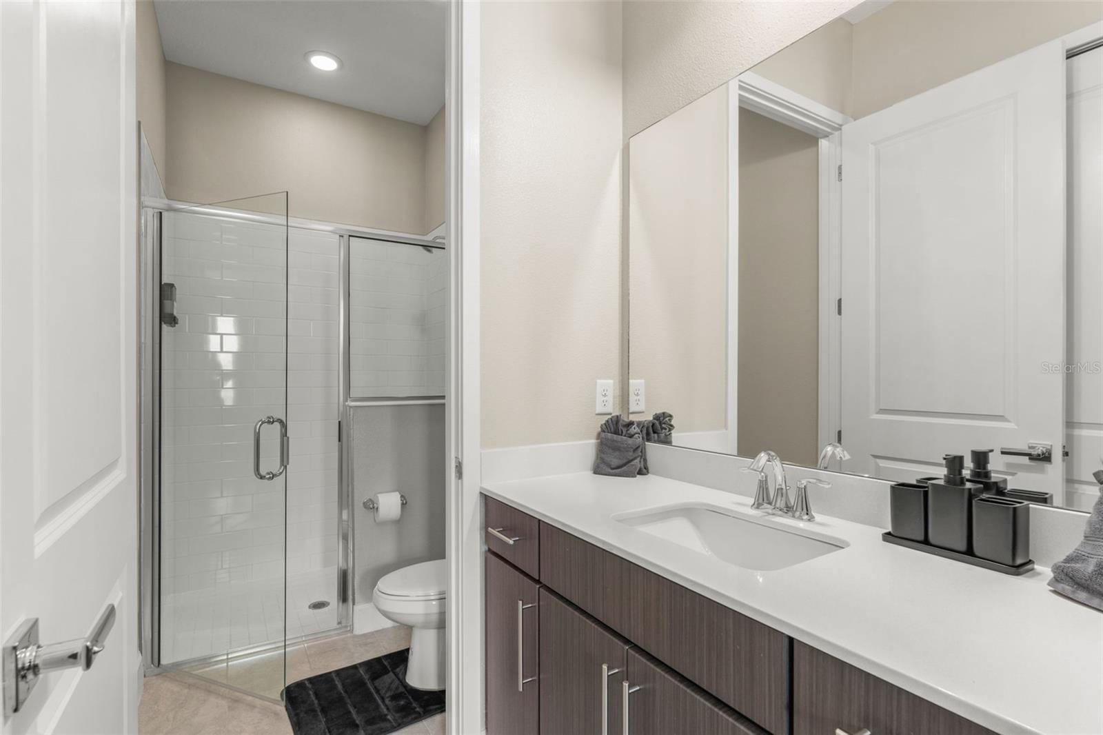 Image 16 of 38 For 205 Villa Domani Circle 62