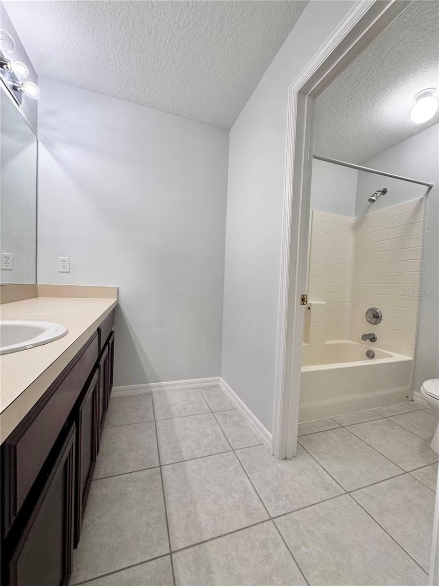 Image 20 of 26 For 661 Hacienda Circle