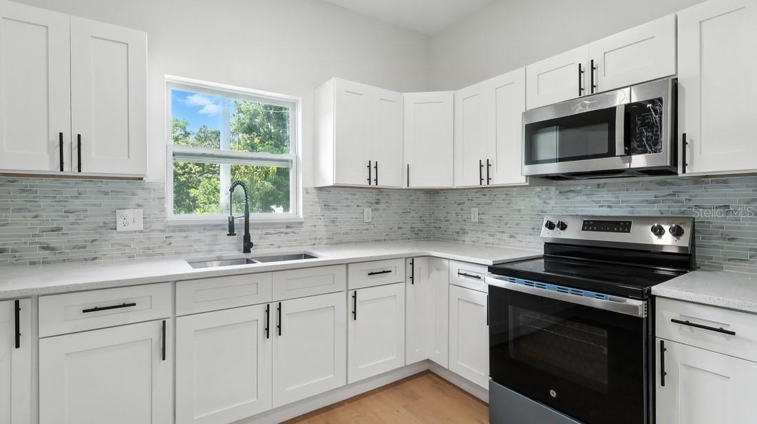 Image 12 of 38 For 7806 Van Dyke Place