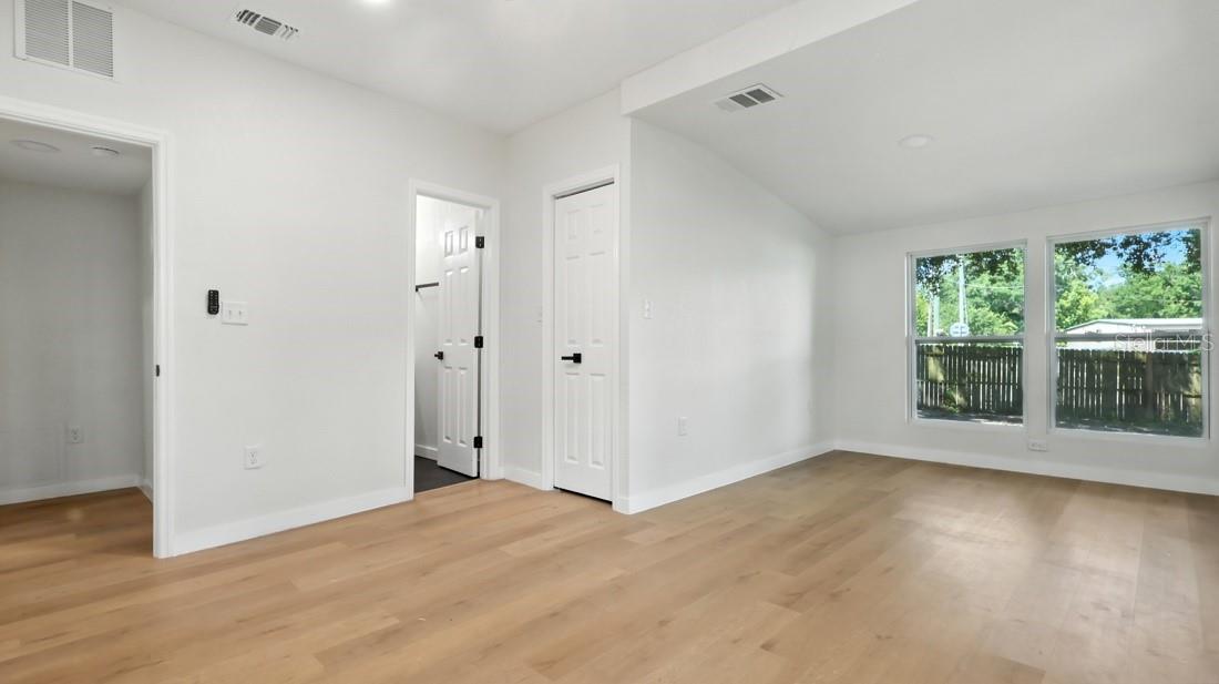 Image 16 of 38 For 7806 Van Dyke Place