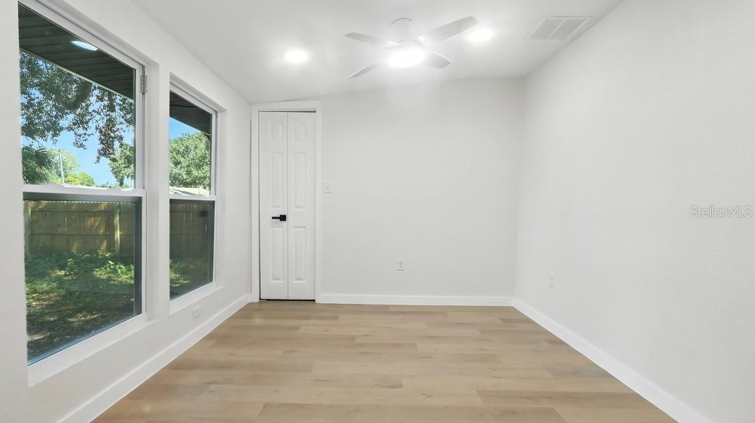 Image 18 of 38 For 7806 Van Dyke Place