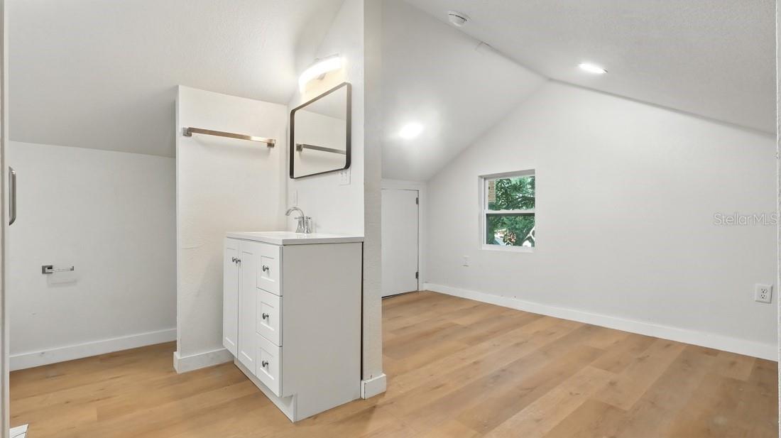 Image 24 of 38 For 7806 Van Dyke Place