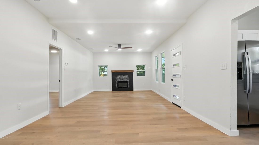 Image 6 of 38 For 7806 Van Dyke Place