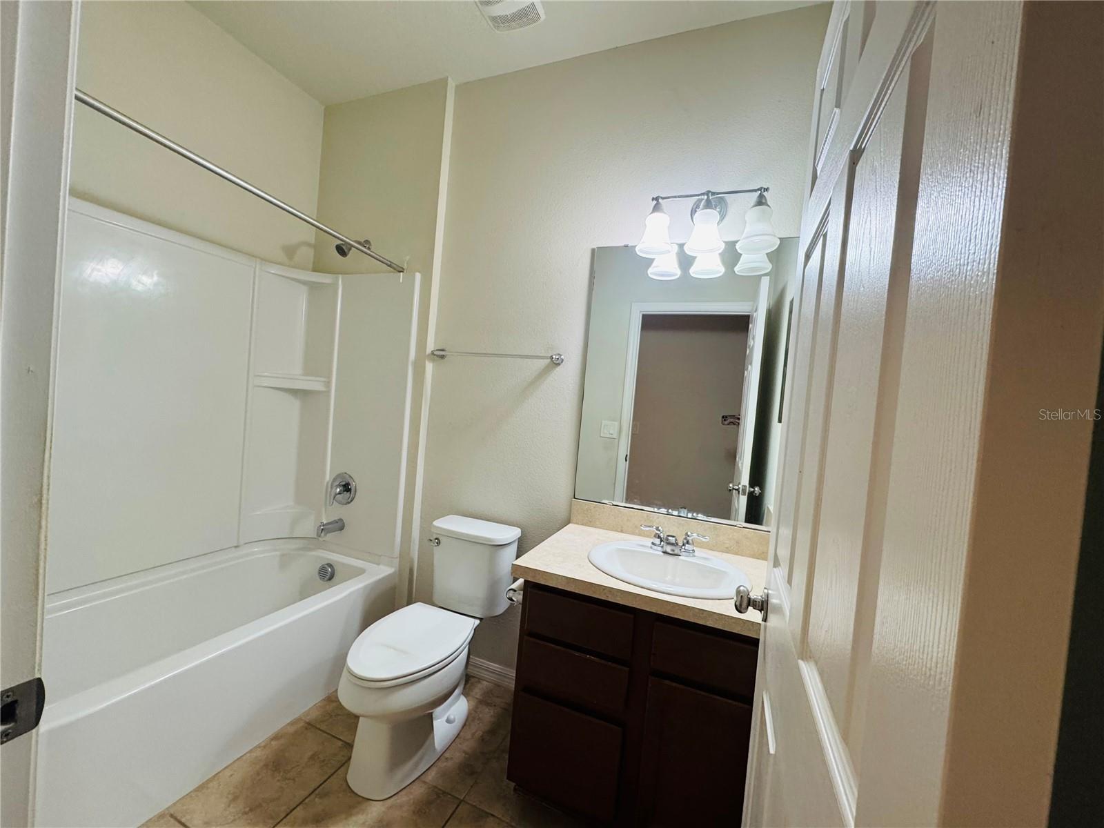 Image 17 of 24 For 8738 Hinsdale Heights Drive