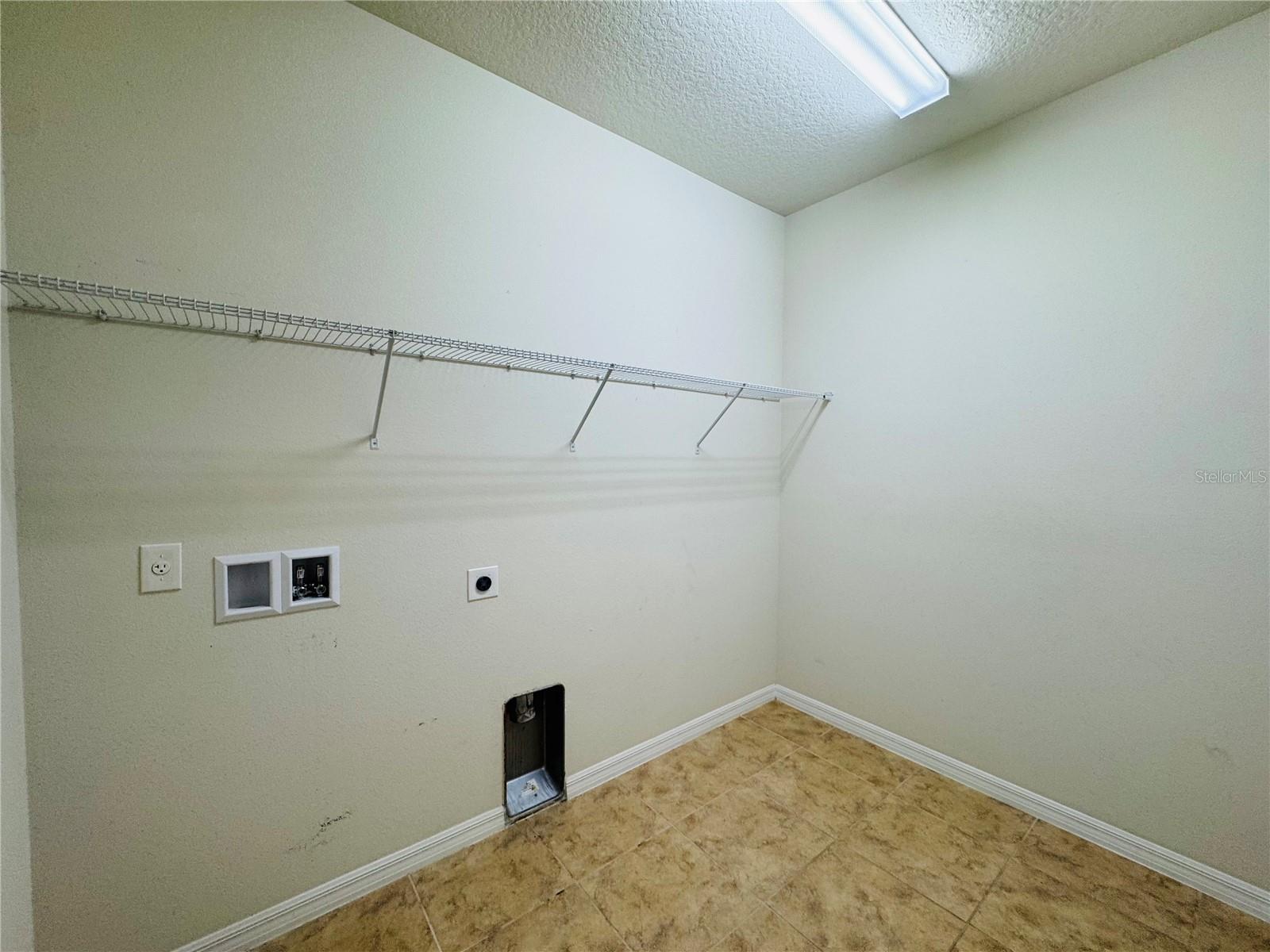 Image 20 of 24 For 8738 Hinsdale Heights Drive