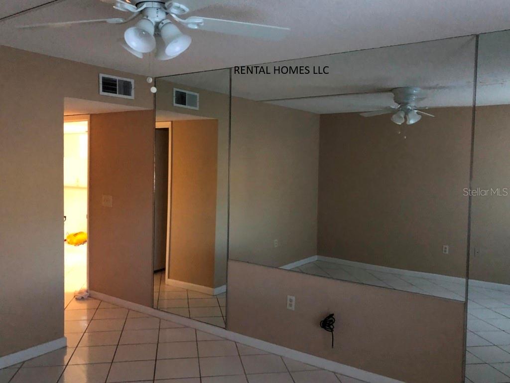 Image 7 of 11 For 510 Cranes Way 302