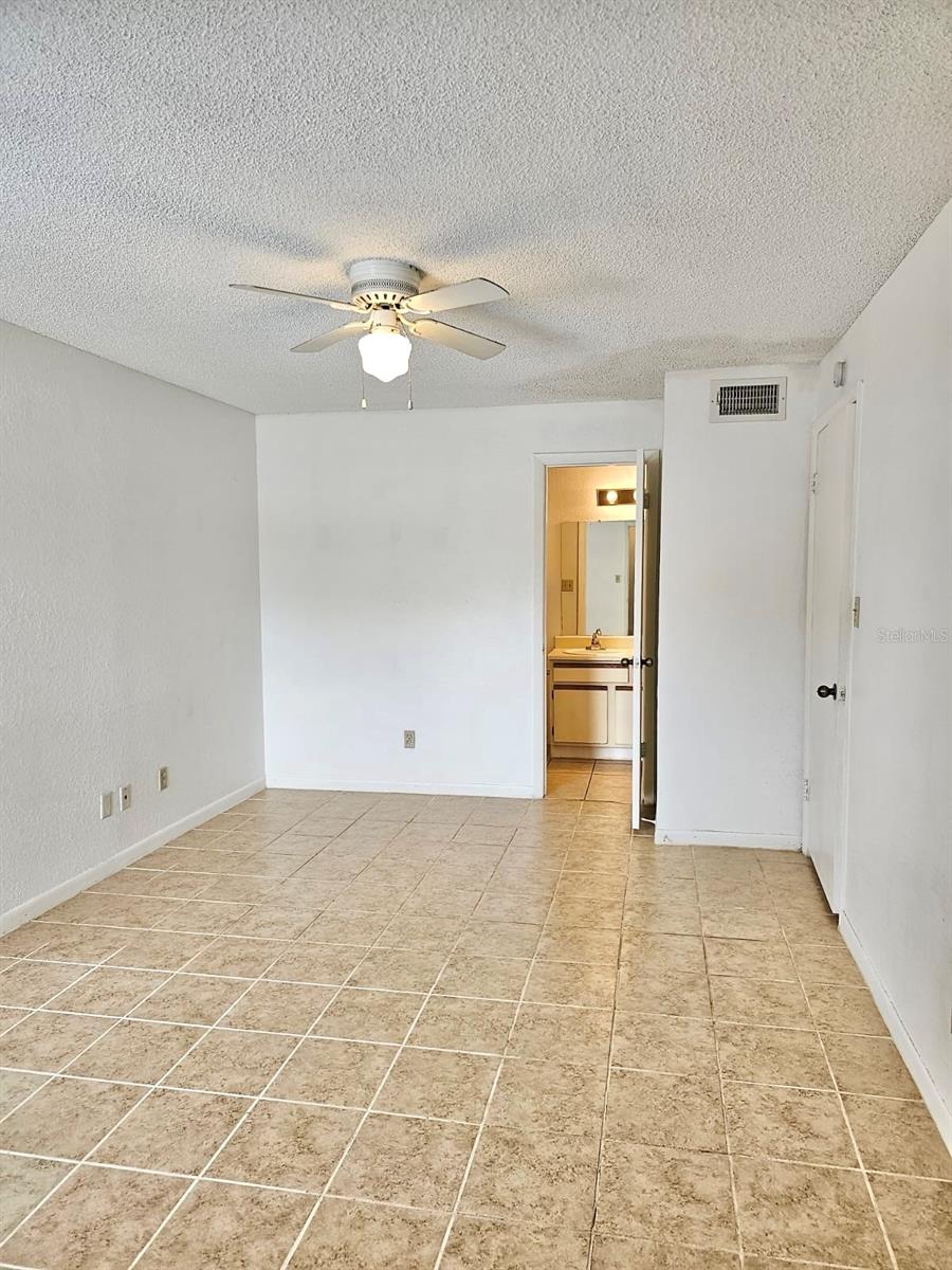 Image 14 of 36 For 4225 Thornbriar Lane 208
