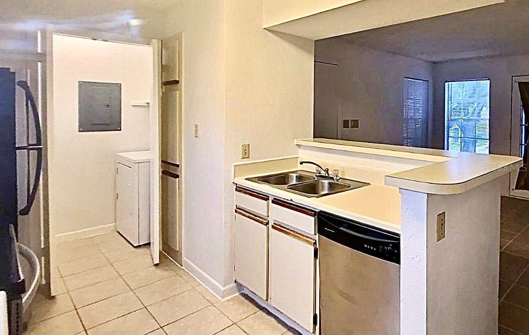 Image 6 of 36 For 4225 Thornbriar Lane 208