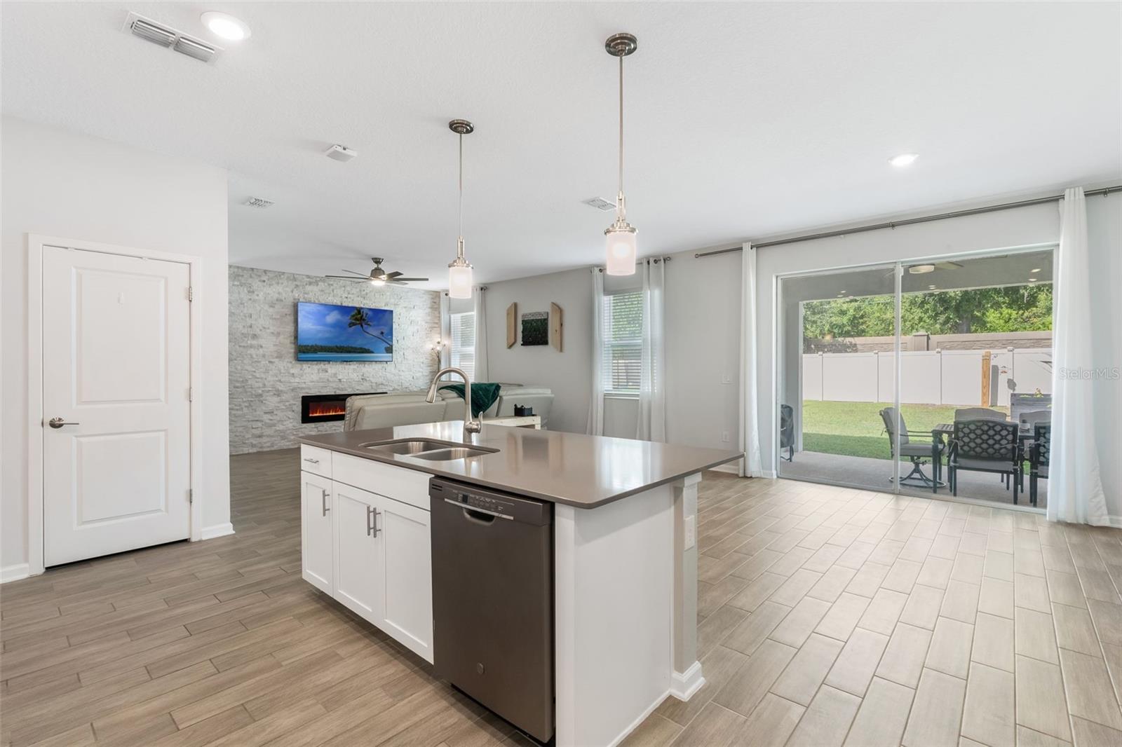 Image 15 of 56 For 1855 Black Maple Place