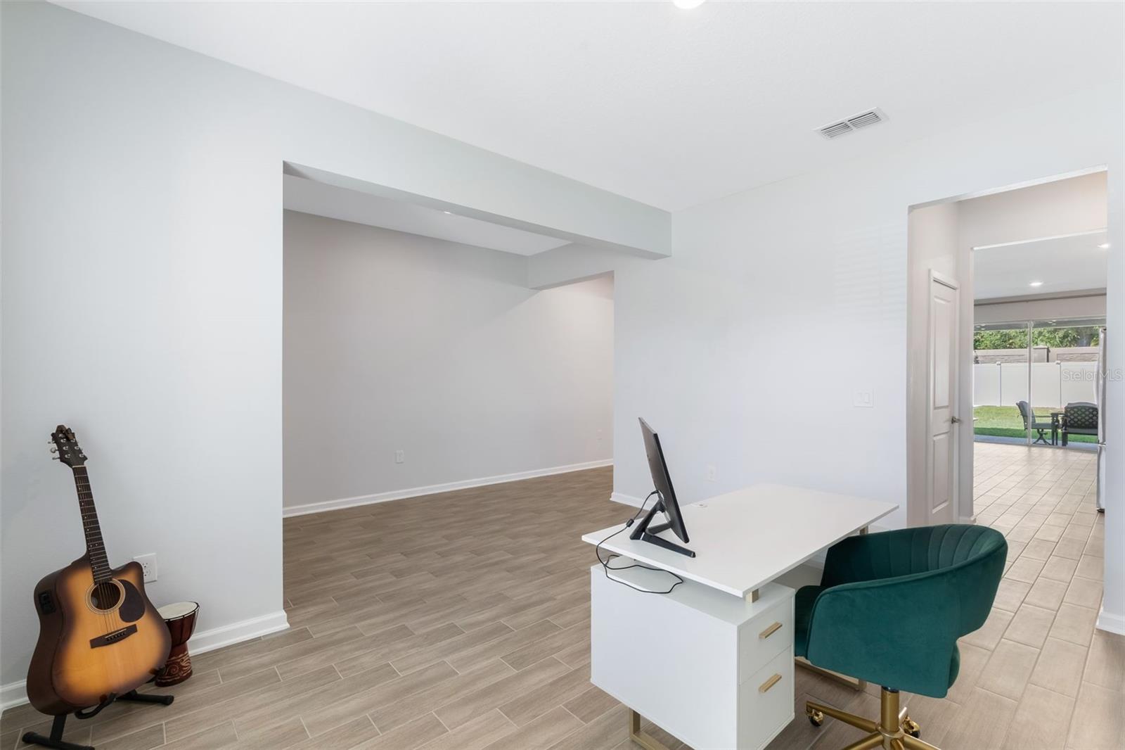 Image 6 of 56 For 1855 Black Maple Place