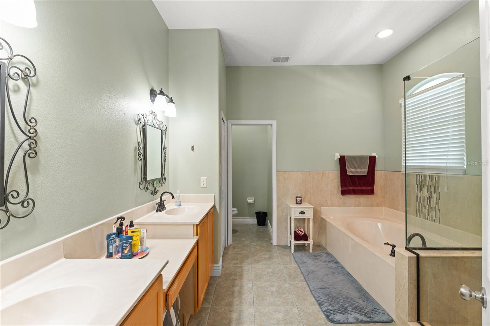 Image 40 of 53 For 10410 Stone Glen Drive