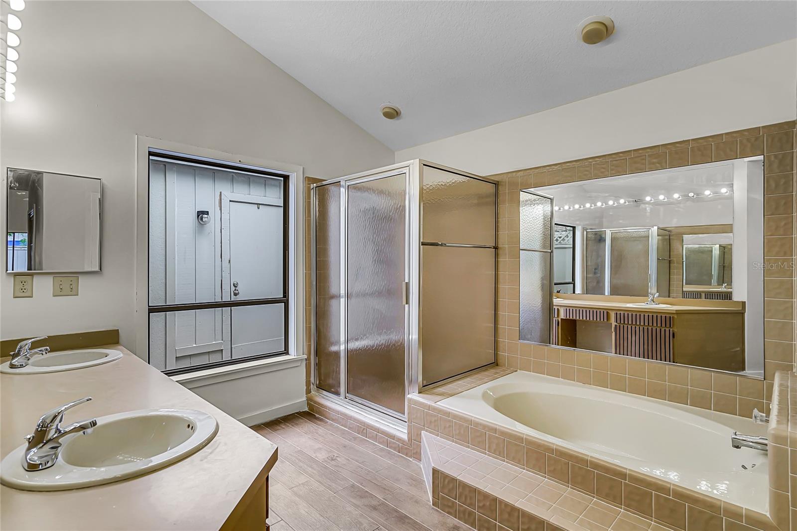 Image 28 of 35 For 2522 Thicket Ridge Court