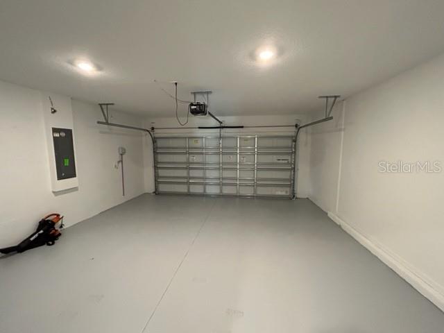 Image 21 of 35 For 949 Jackson Avenue