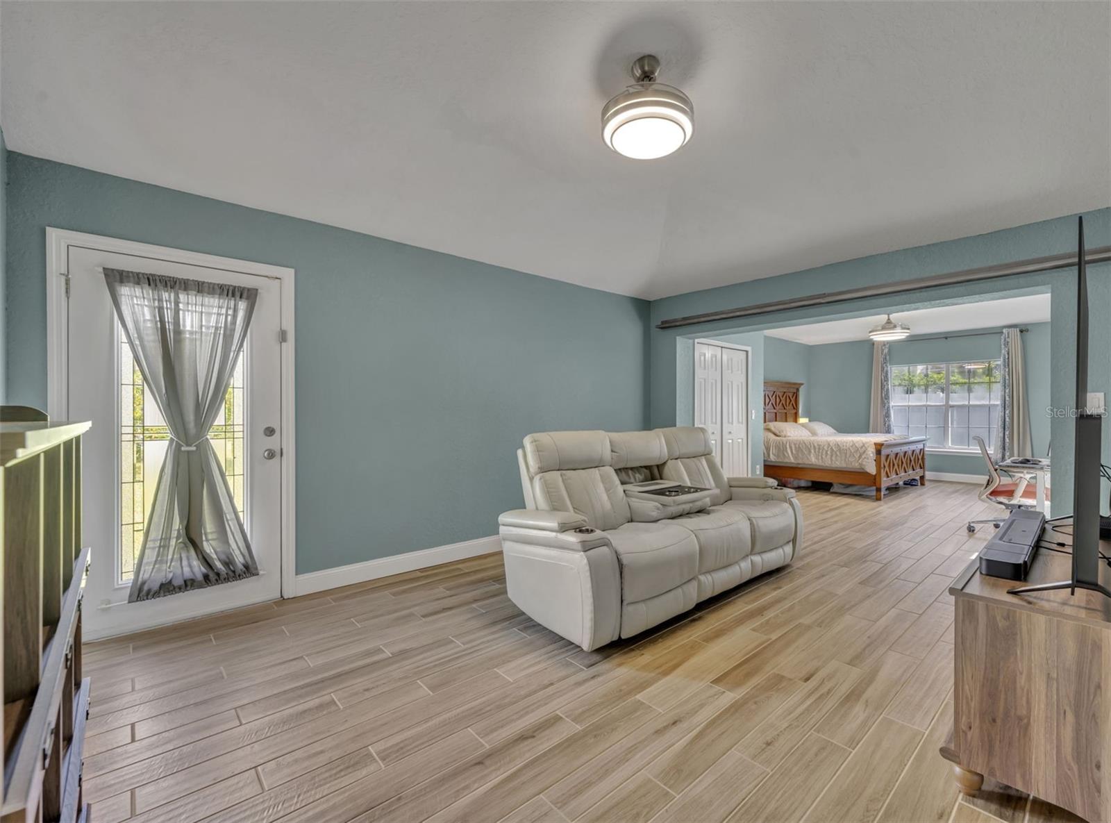 Image 14 of 31 For 5055 Knotty Pine Court