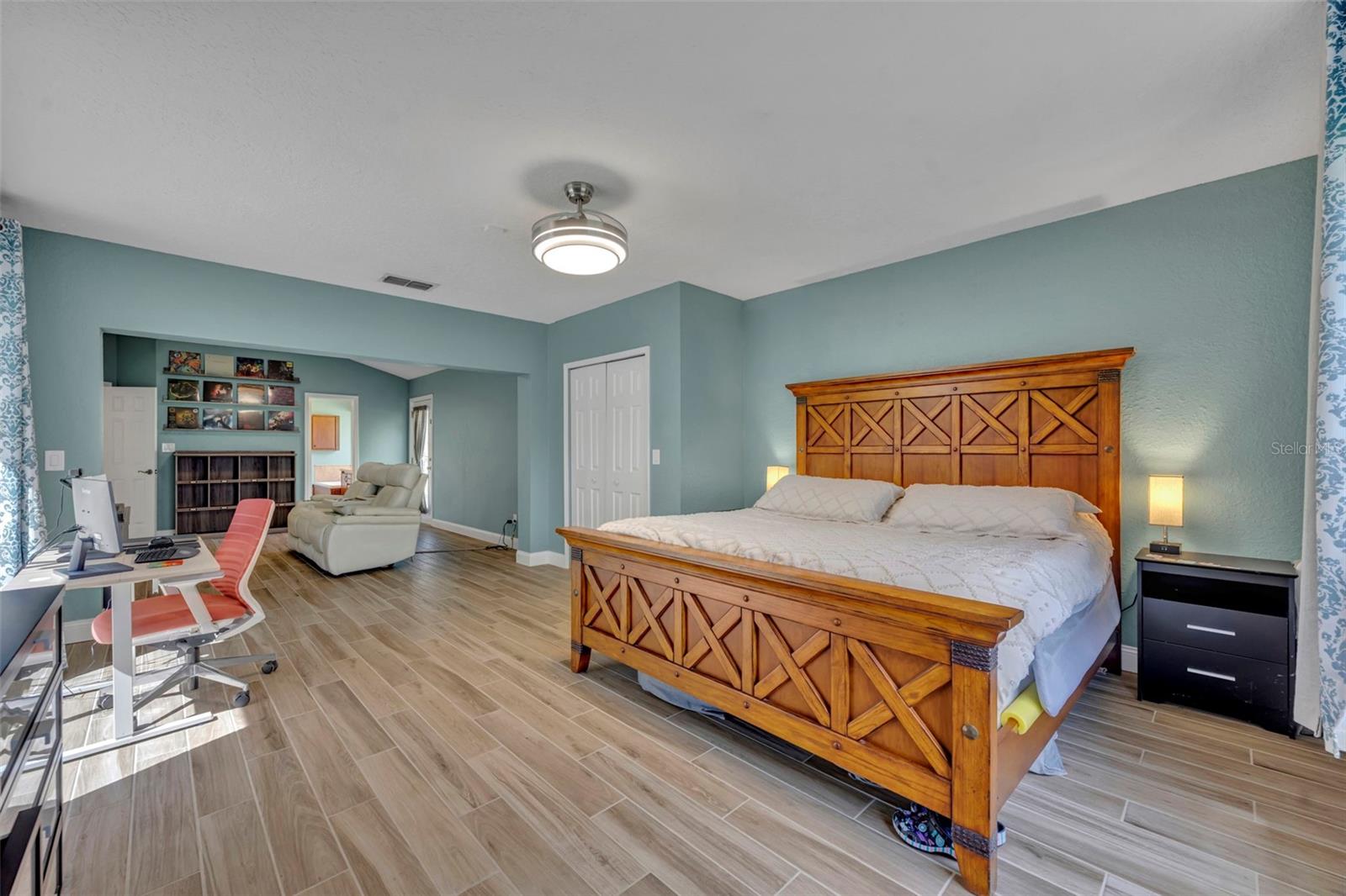 Image 16 of 31 For 5055 Knotty Pine Court