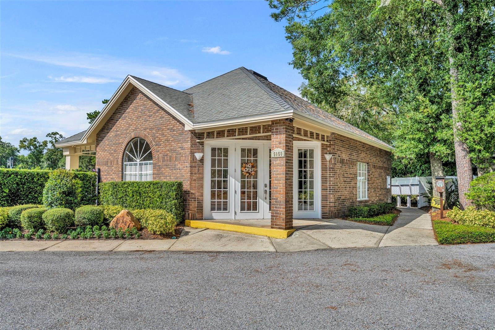 Image 29 of 31 For 5055 Knotty Pine Court