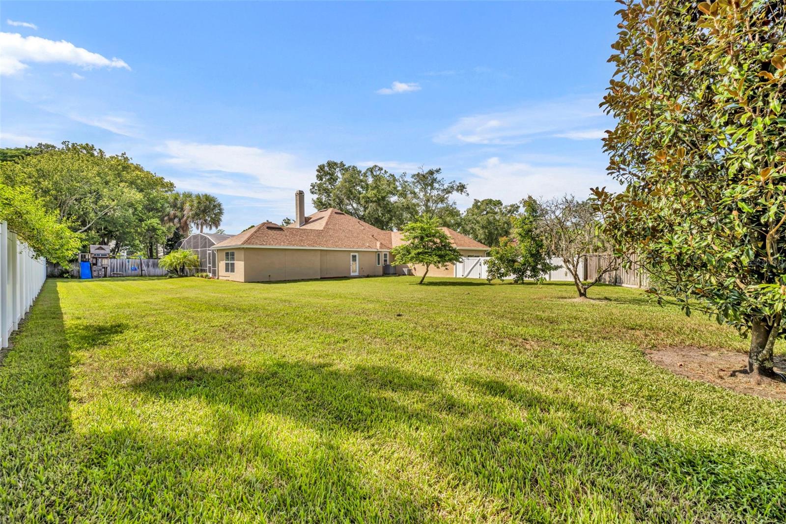 Image 4 of 31 For 5055 Knotty Pine Court
