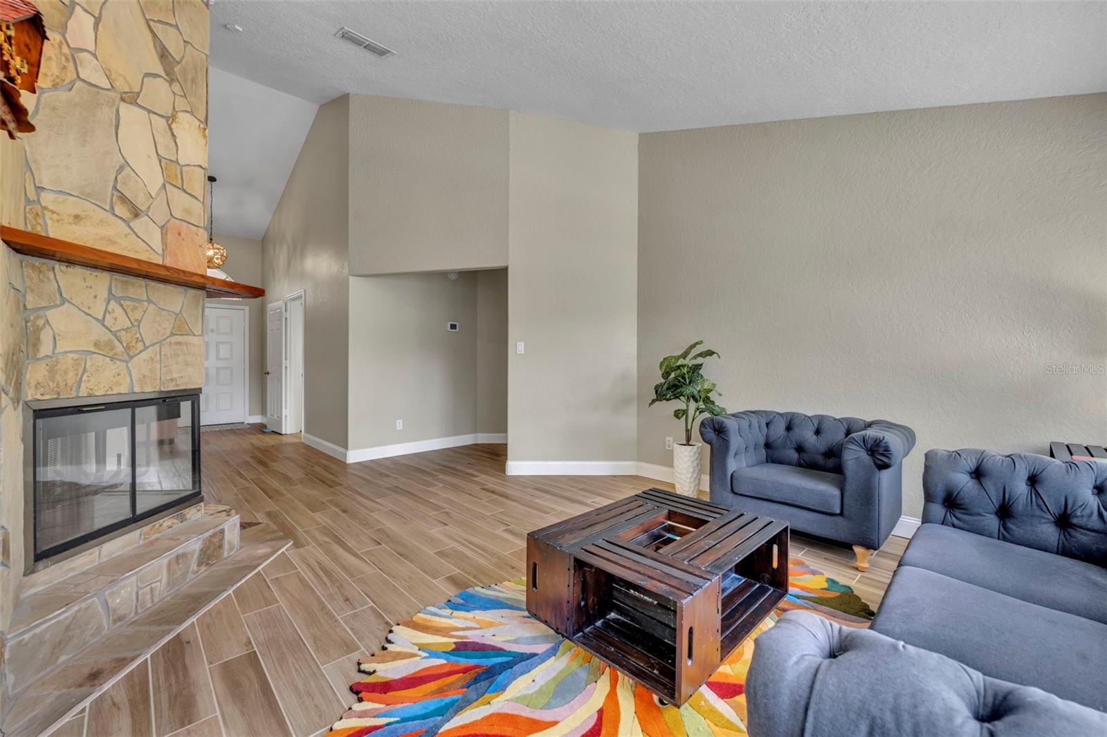 Image 7 of 31 For 5055 Knotty Pine Court