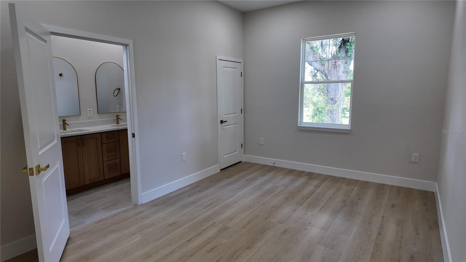 Image 18 of 26 For 829 Mcdonald Avenue