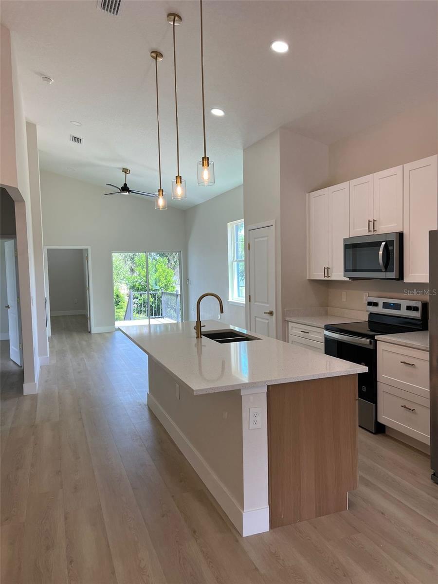 Image 6 of 26 For 829 Mcdonald Avenue