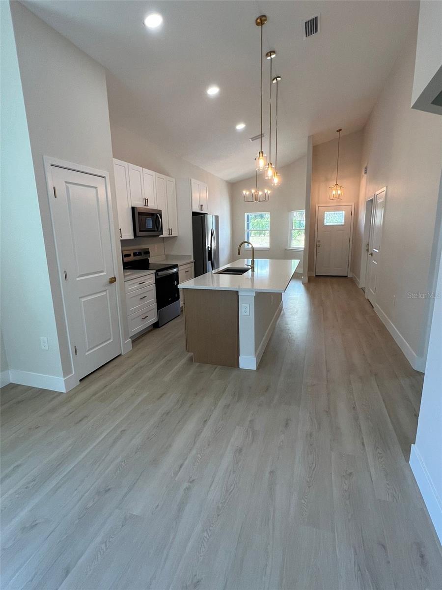 Image 7 of 26 For 829 Mcdonald Avenue