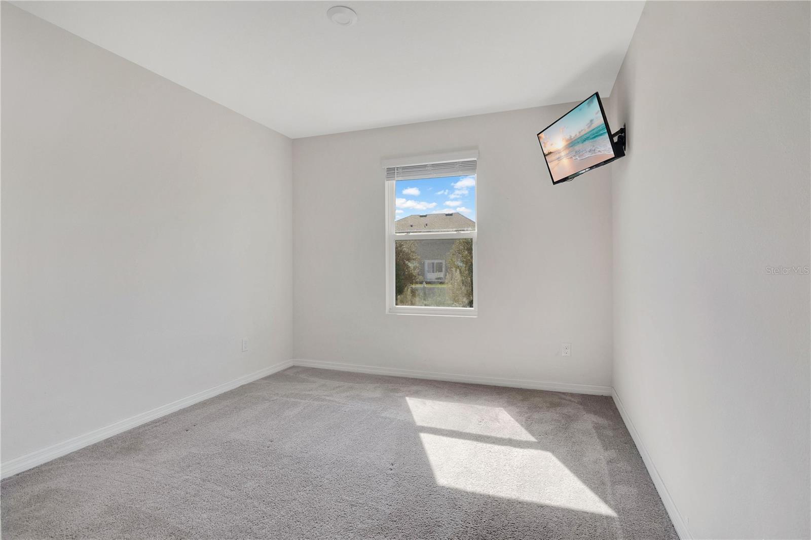 Image 18 of 28 For 584 Black Eagle Drive