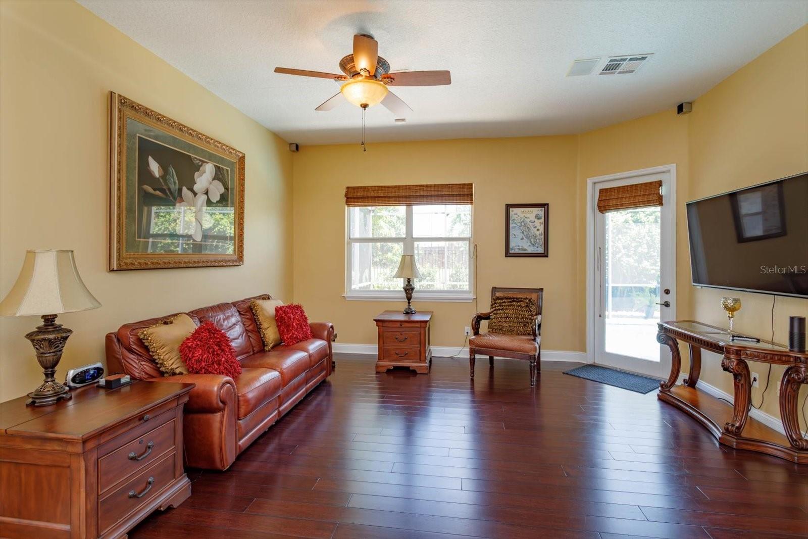Image 15 of 38 For 10926 Woodchase Circle