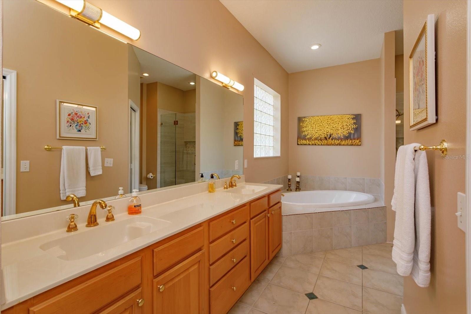 Image 18 of 38 For 10926 Woodchase Circle