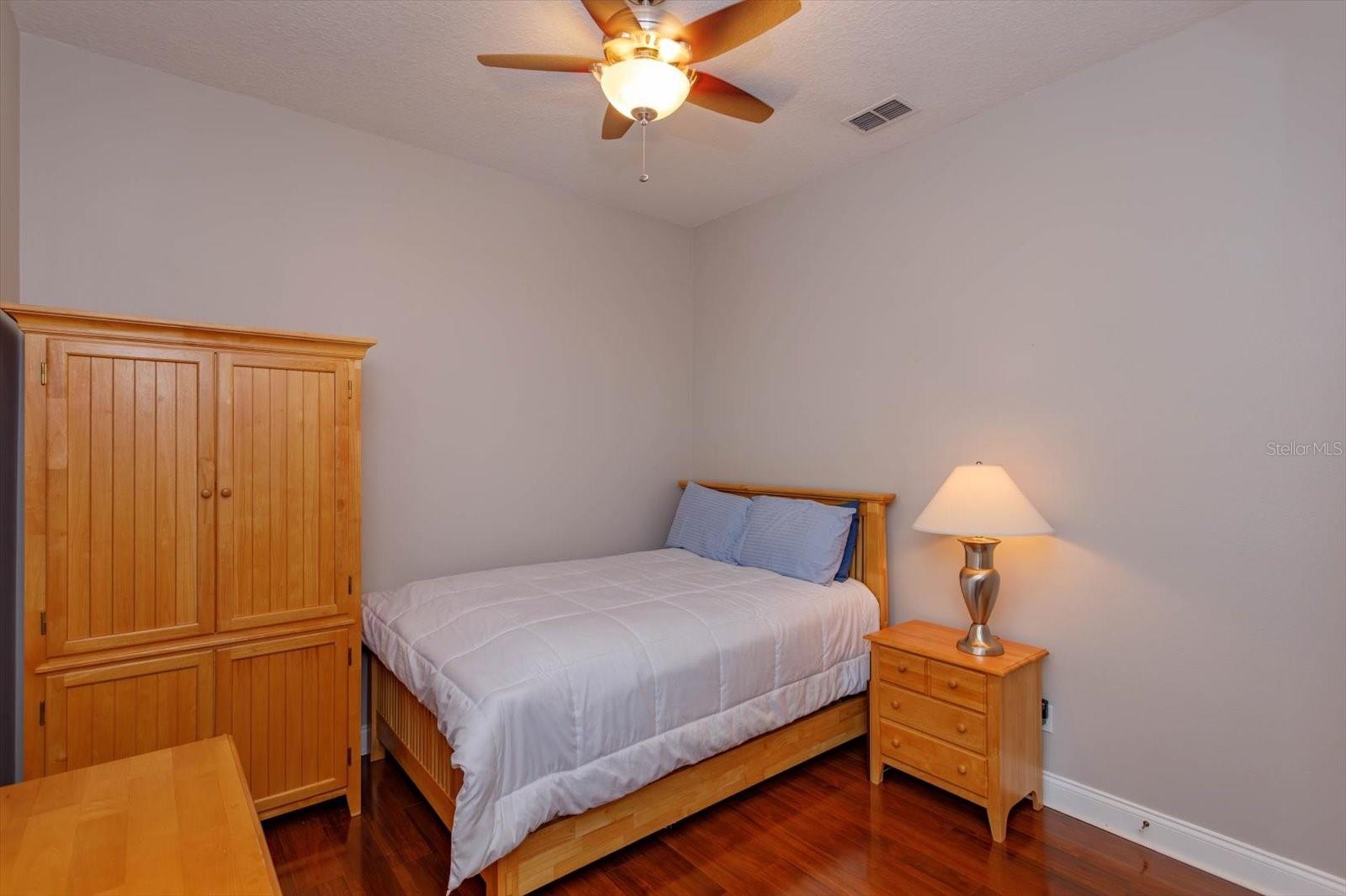Image 22 of 38 For 10926 Woodchase Circle