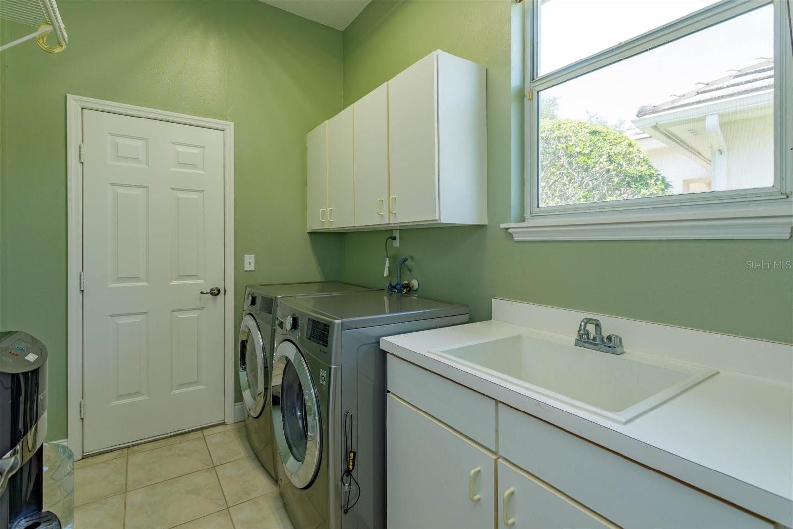 Image 24 of 38 For 10926 Woodchase Circle