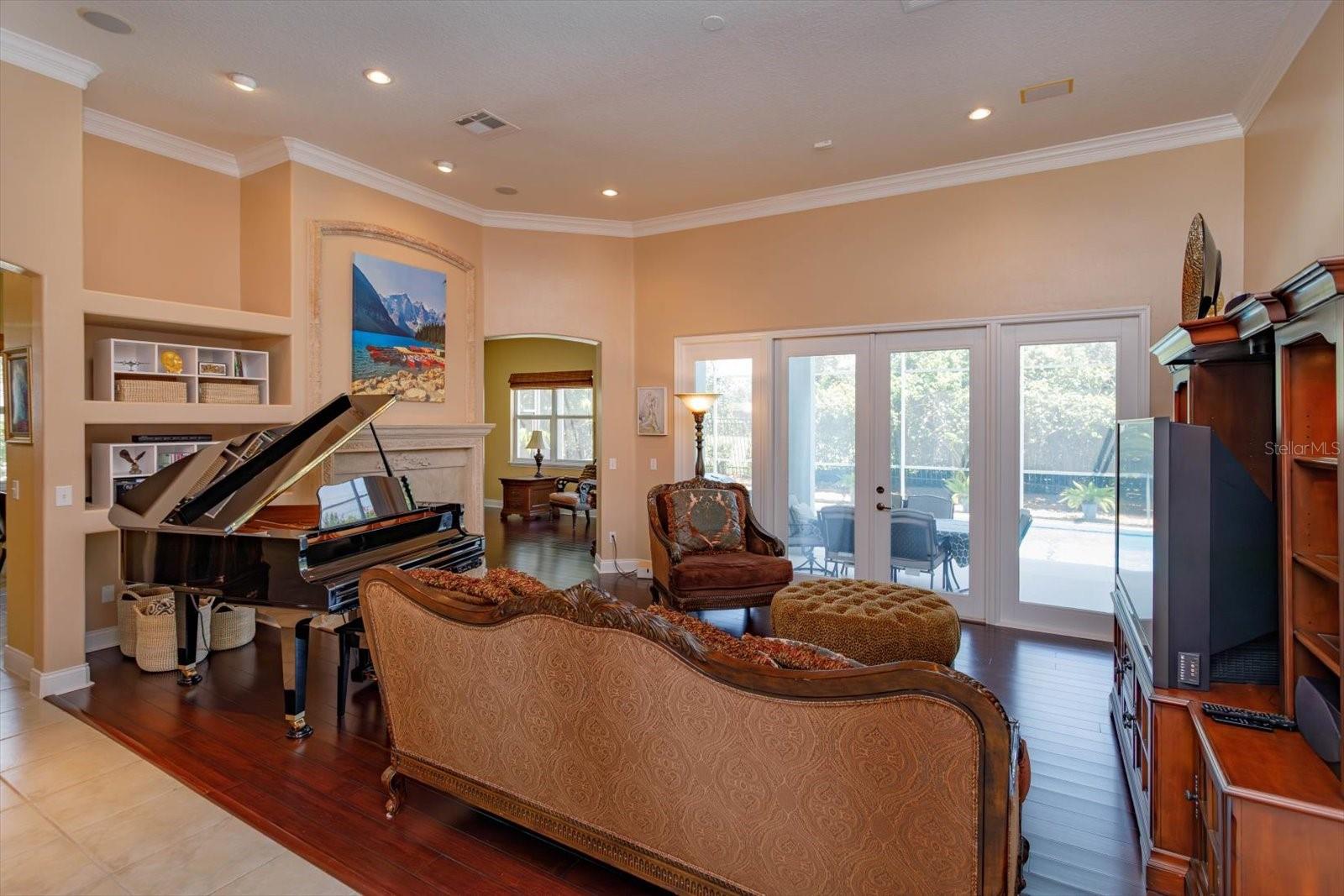 Image 6 of 38 For 10926 Woodchase Circle