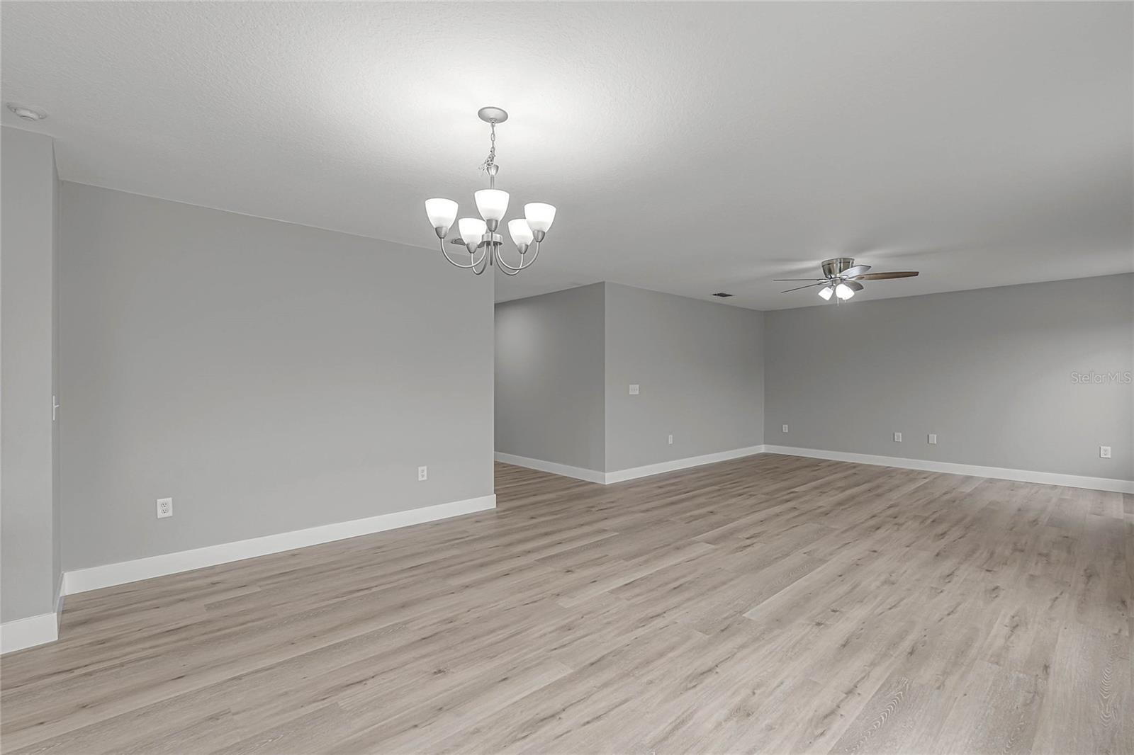 Image 11 of 32 For 13550 Laranja Street