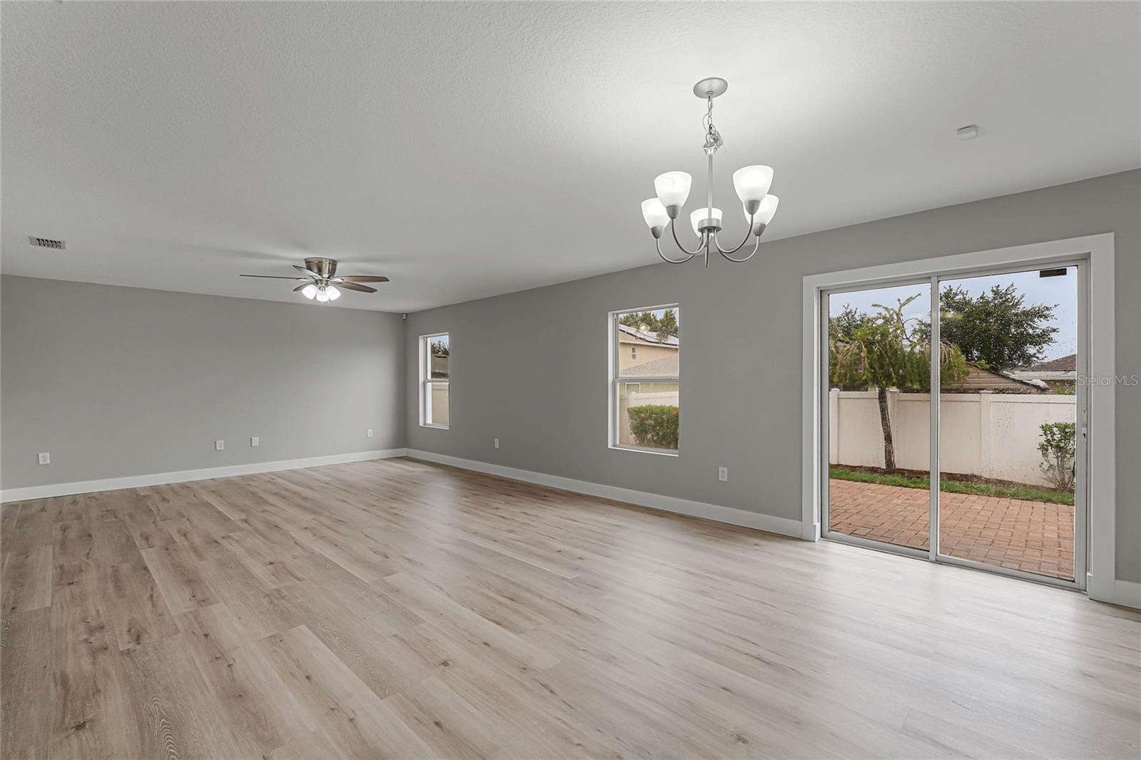 Image 14 of 32 For 13550 Laranja Street