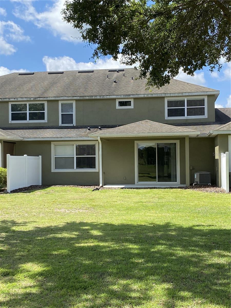 Image 15 of 24 For 33614 Campeon Court