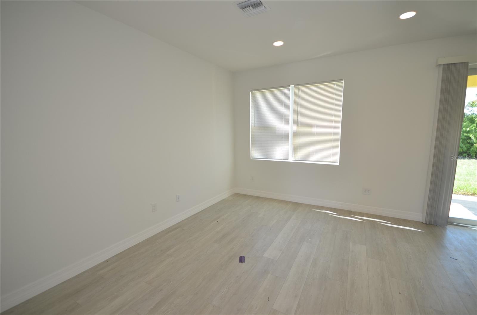 Image 36 of 51 For 272 Pelton Circle