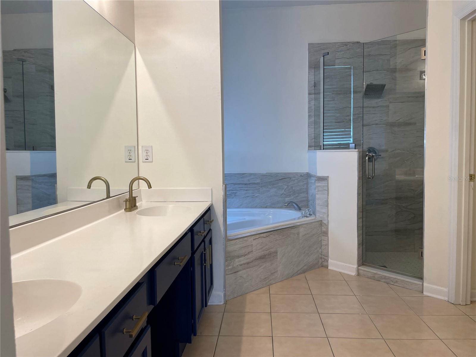 Image 12 of 29 For 405 Ridgeway Boulevard