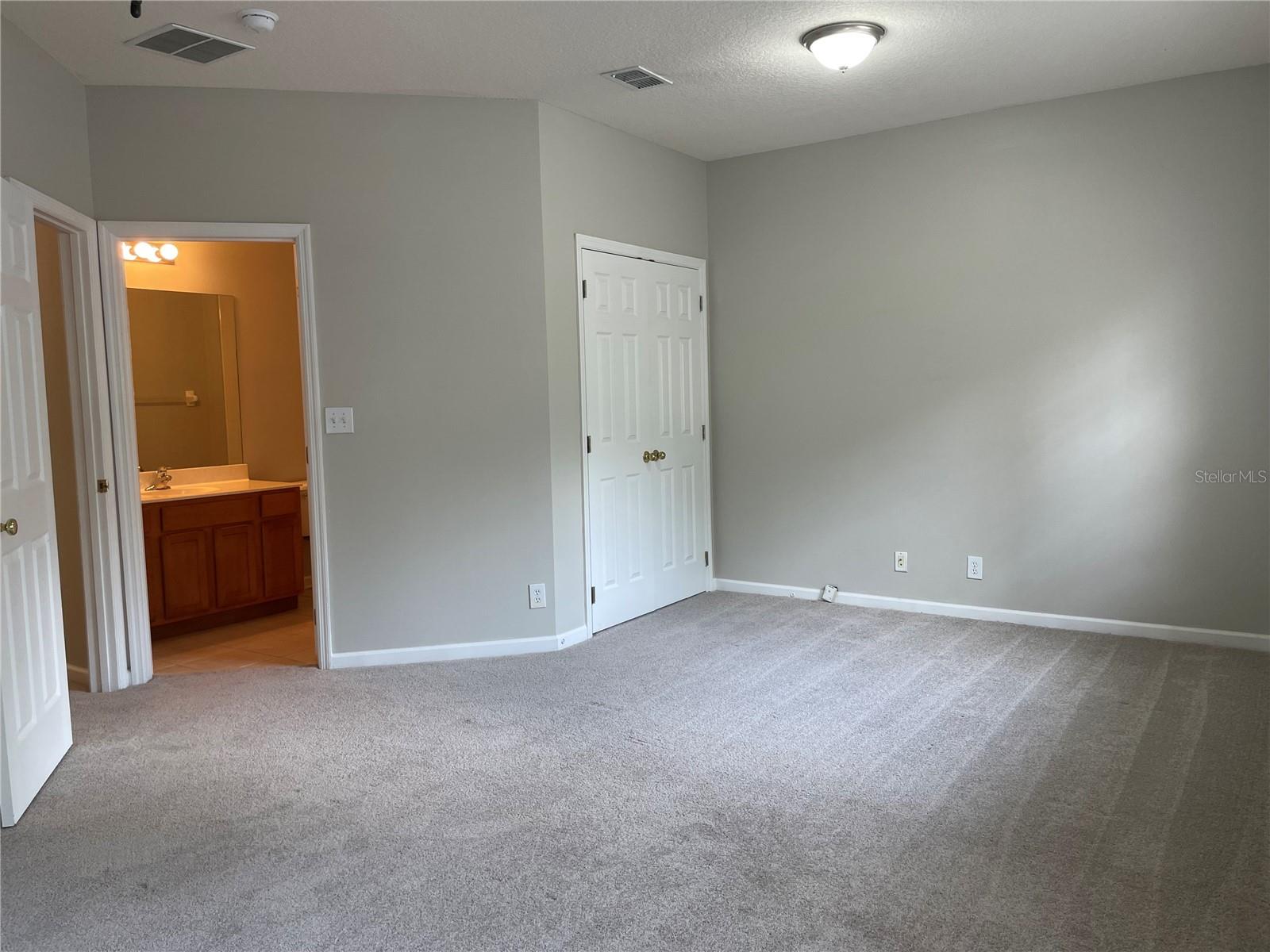 Image 16 of 29 For 405 Ridgeway Boulevard