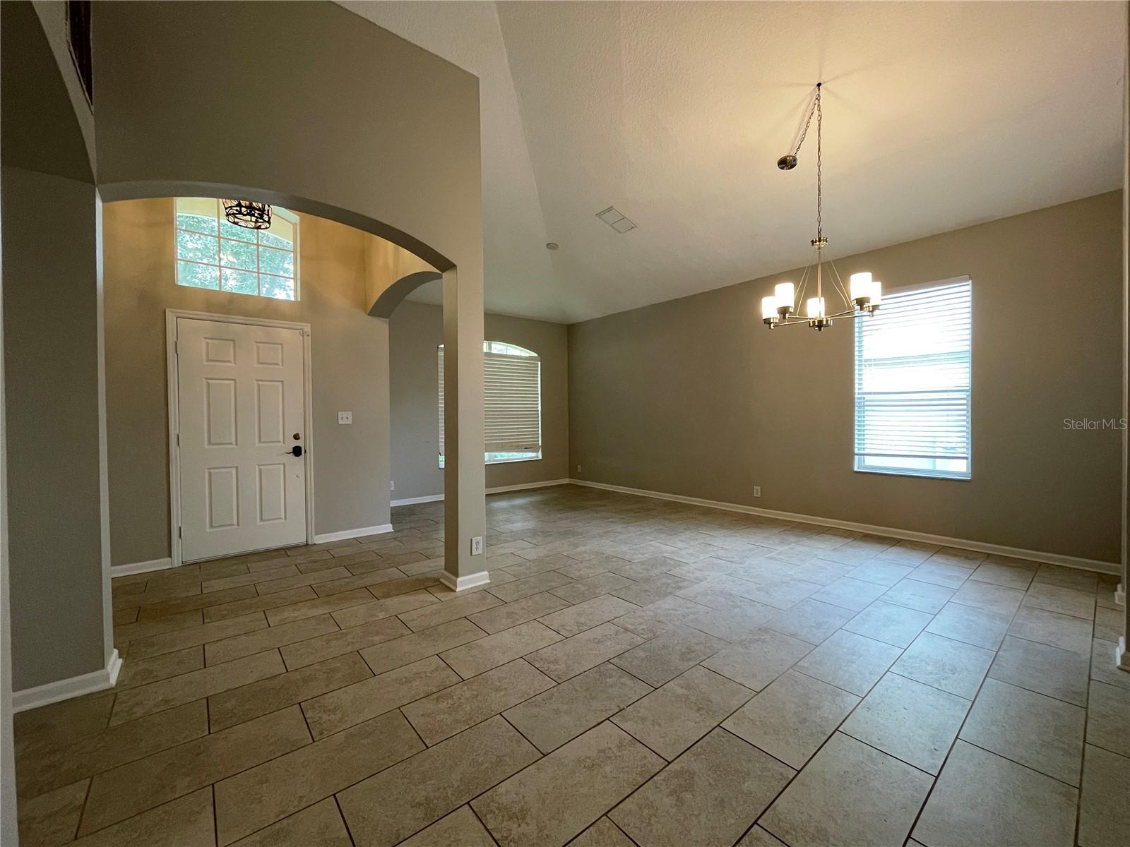 Image 8 of 29 For 405 Ridgeway Boulevard