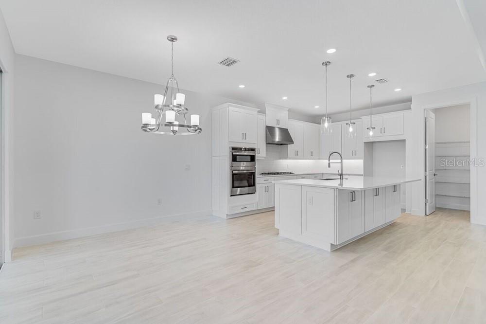 Image 4 of 43 For 881 Arbor Green Trail