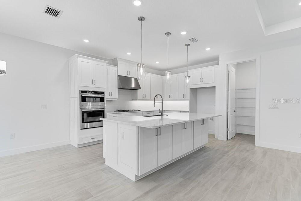 Image 7 of 43 For 881 Arbor Green Trail