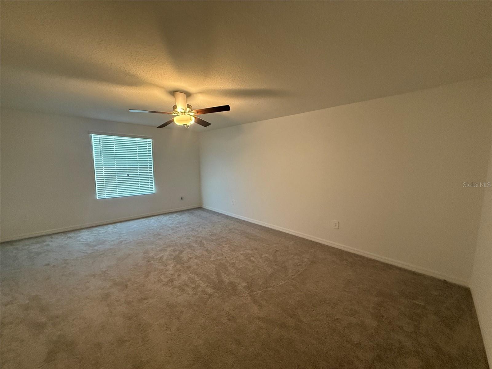 Image 10 of 17 For 2881 Silver Scallop Loop