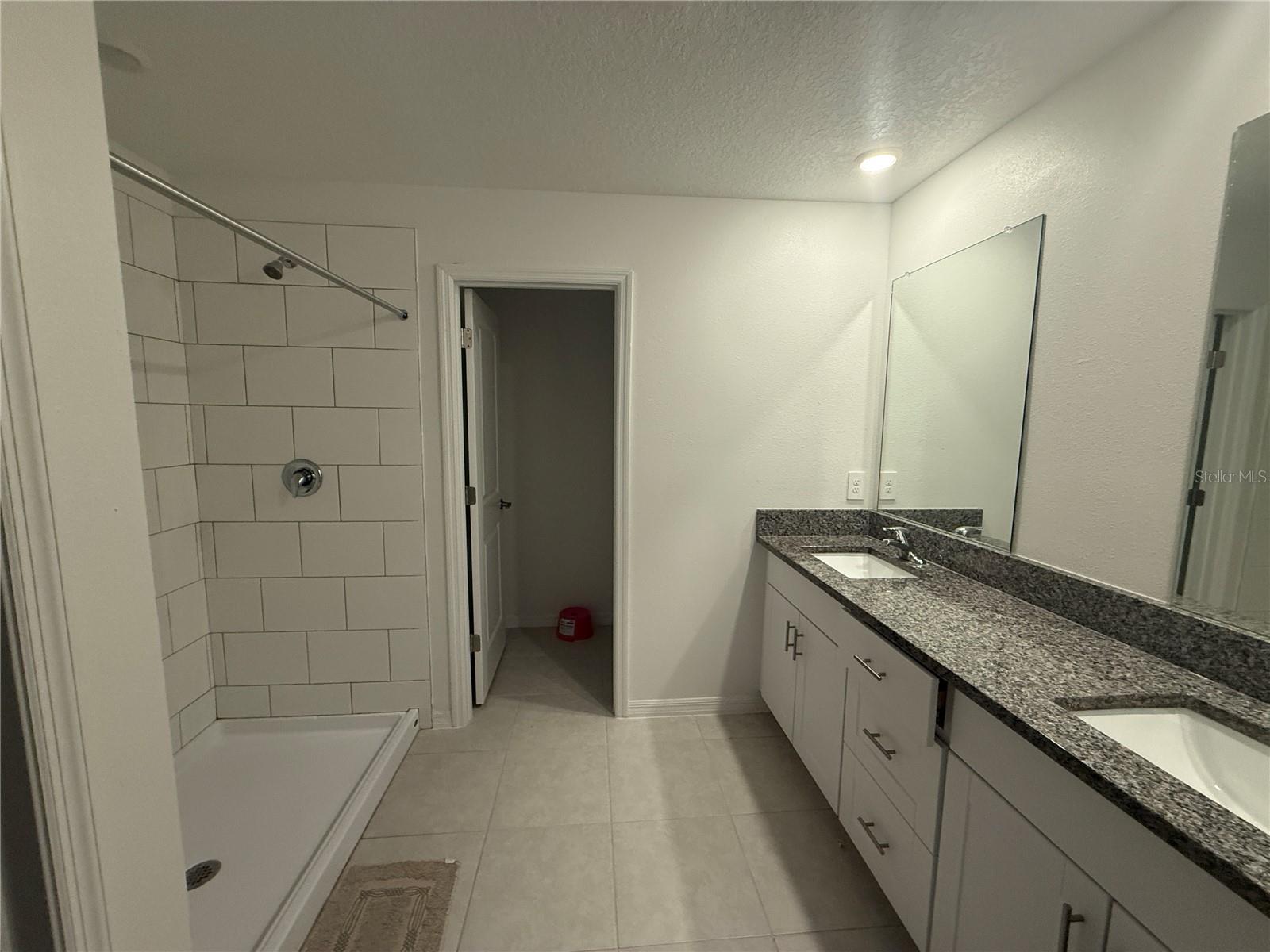 Image 11 of 17 For 2881 Silver Scallop Loop