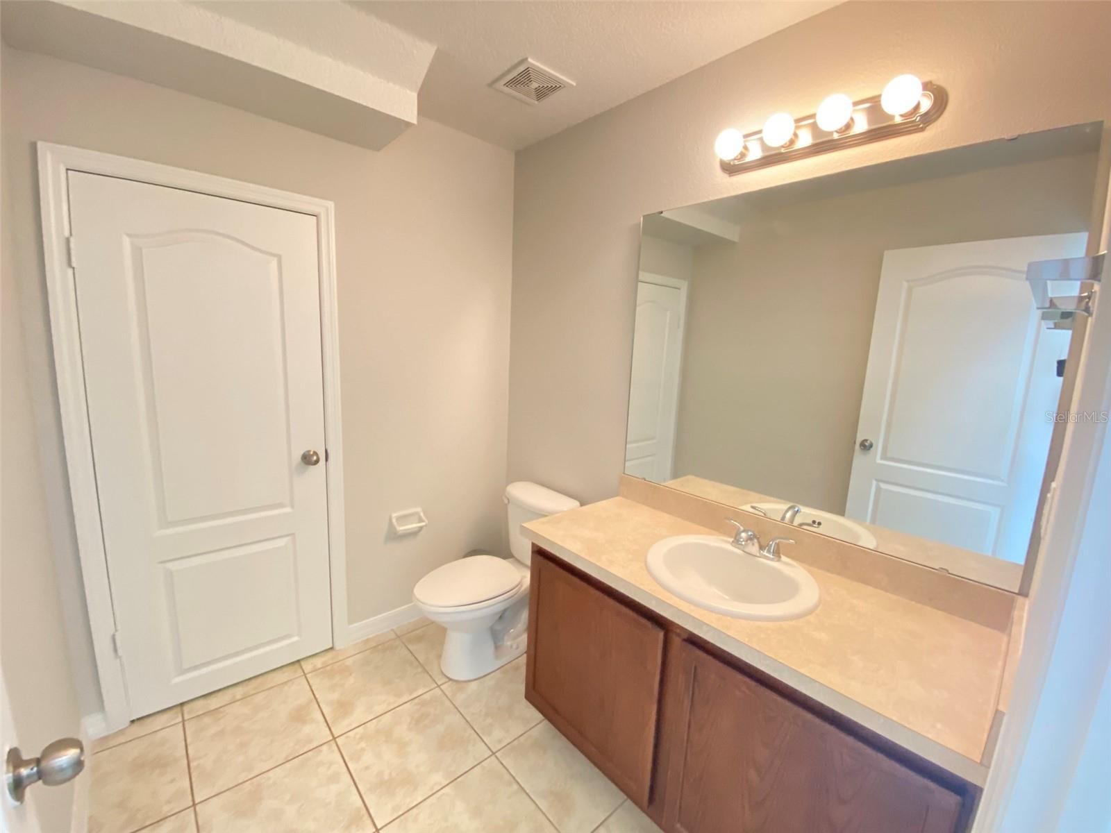 Image 18 of 35 For 6610 Goldenrod Road 103c