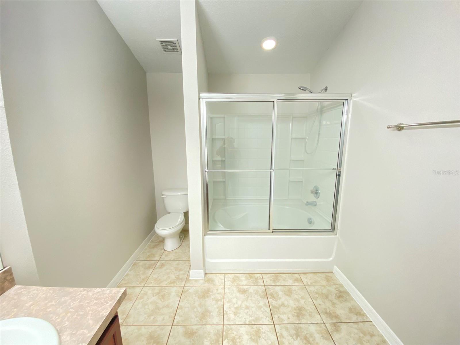 Image 29 of 35 For 6610 Goldenrod Road 103c