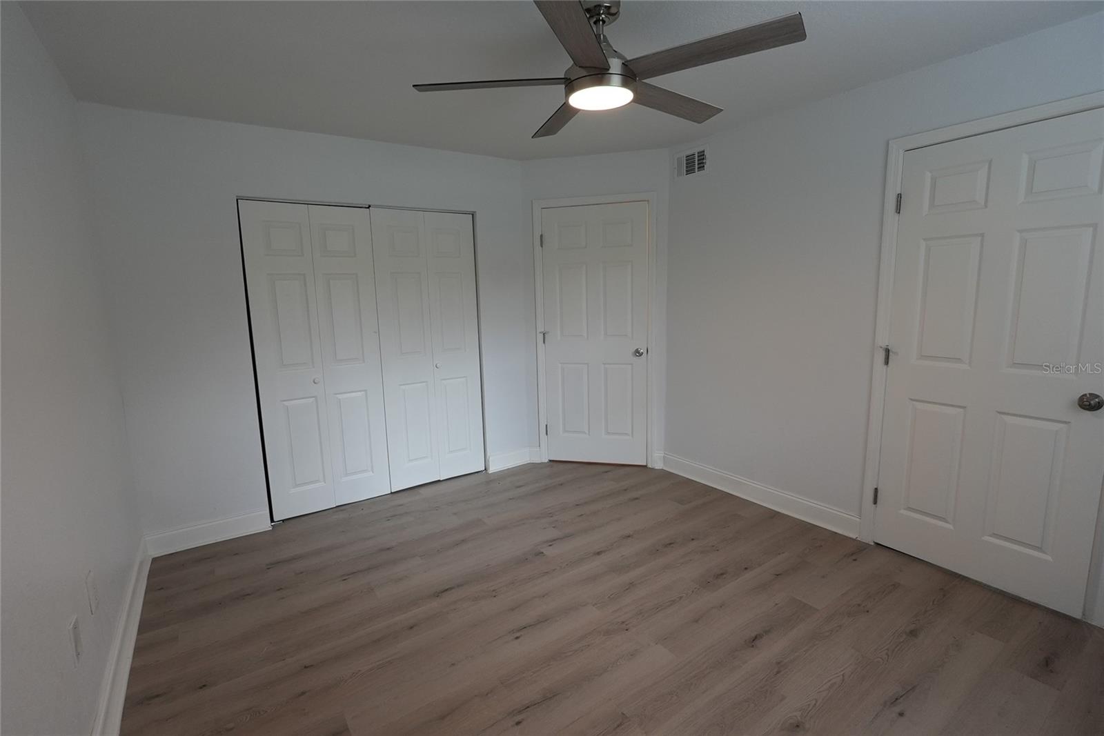 Image 10 of 21 For 413 Fountainhead Circle 125