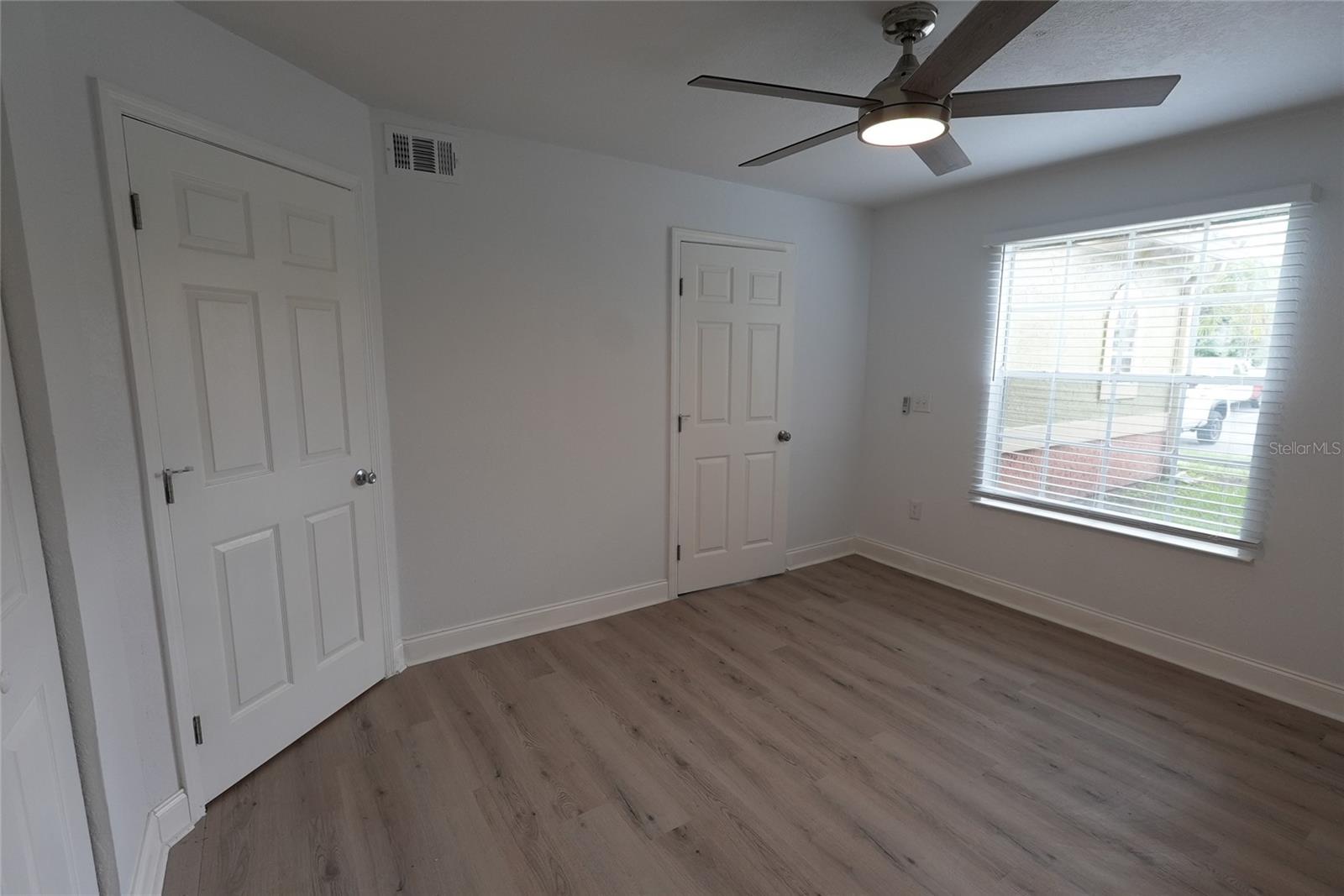 Image 11 of 21 For 413 Fountainhead Circle 125