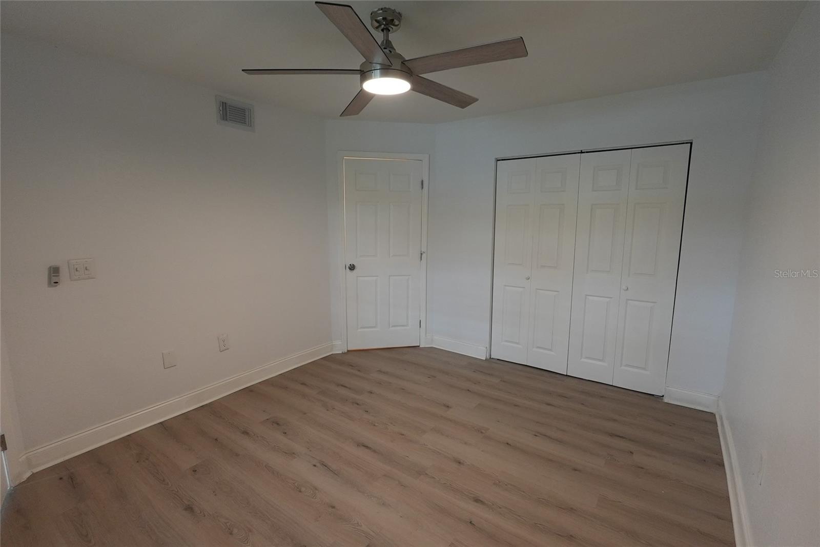 Image 15 of 21 For 413 Fountainhead Circle 125